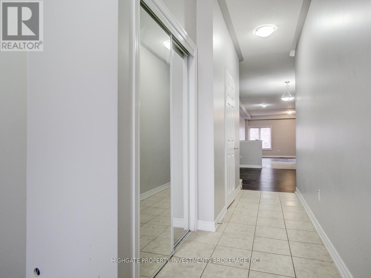 12 Frenchpark Circle, Brampton, Ontario  L6X 0Y5 - Photo 4 - W12720802