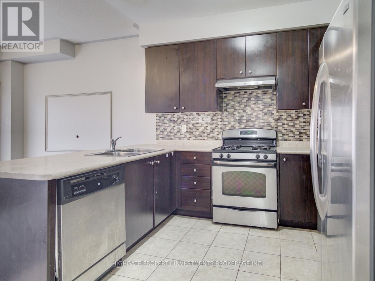 12 Frenchpark Circle, Brampton, Ontario  L6X 0Y5 - Photo 8 - W12720802