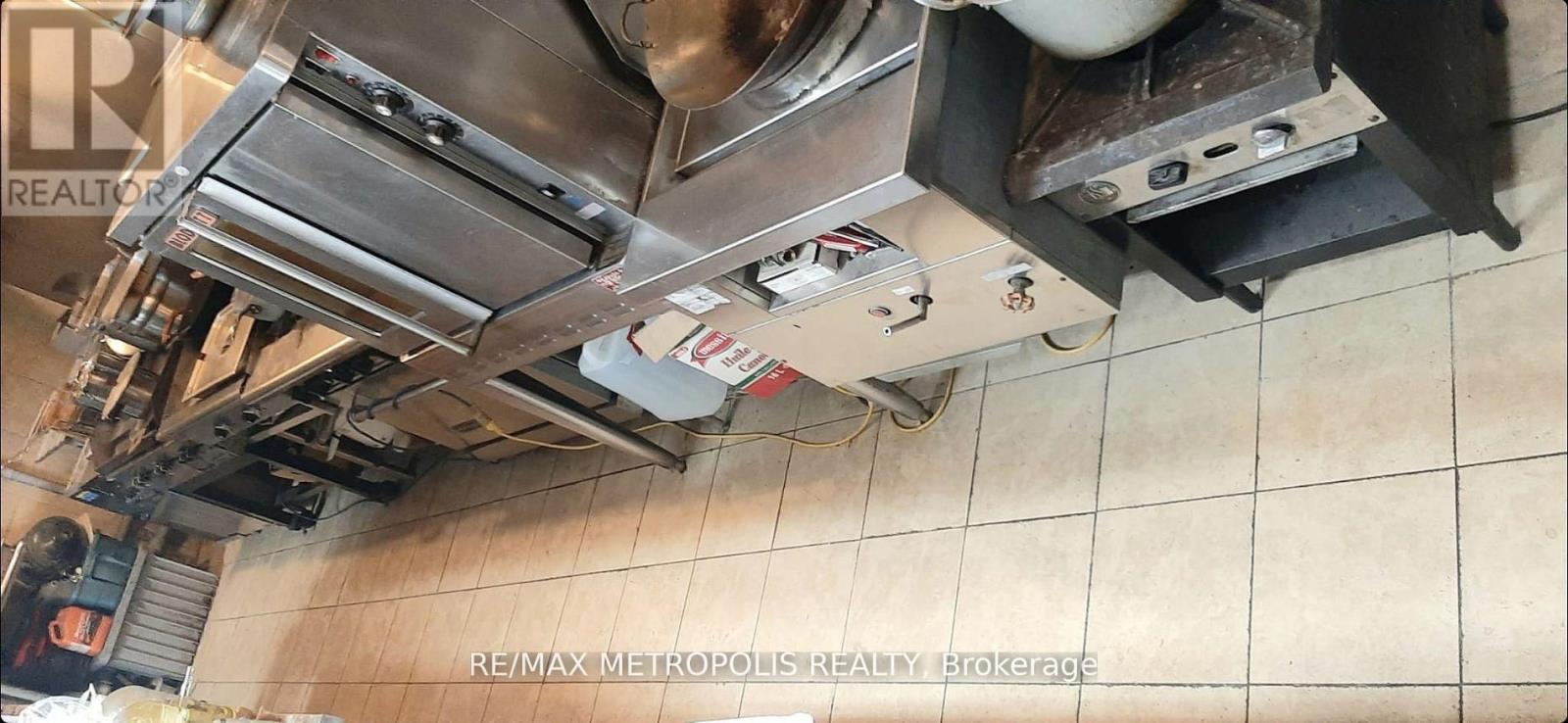 5118 Dundas Street W, Toronto, Ontario  M9A 1C2 - Photo 7 - W12720826