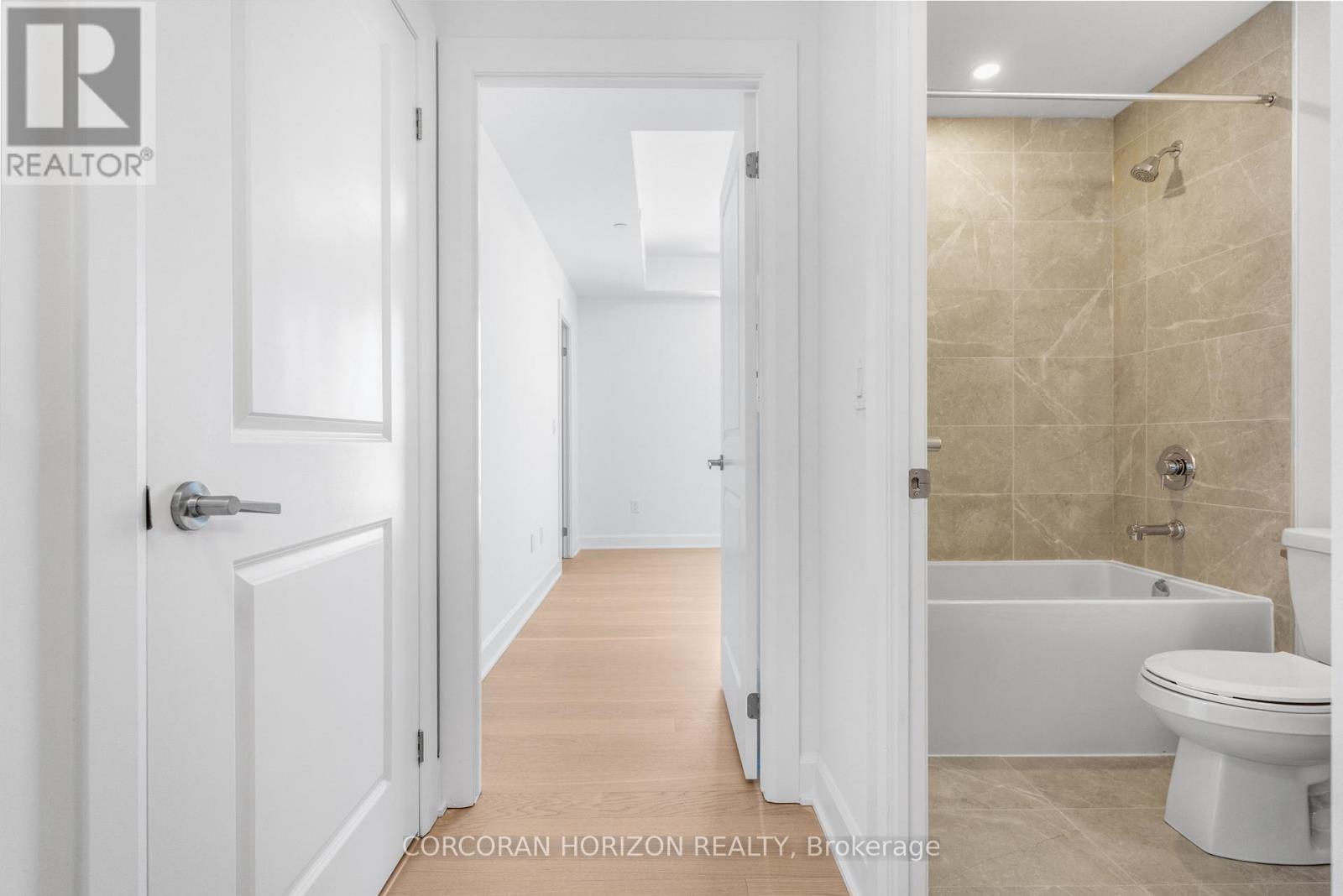 1807 - 3240 William Coltson Avenue, Oakville, Ontario  L6H 8C8 - Photo 7 - W12720828