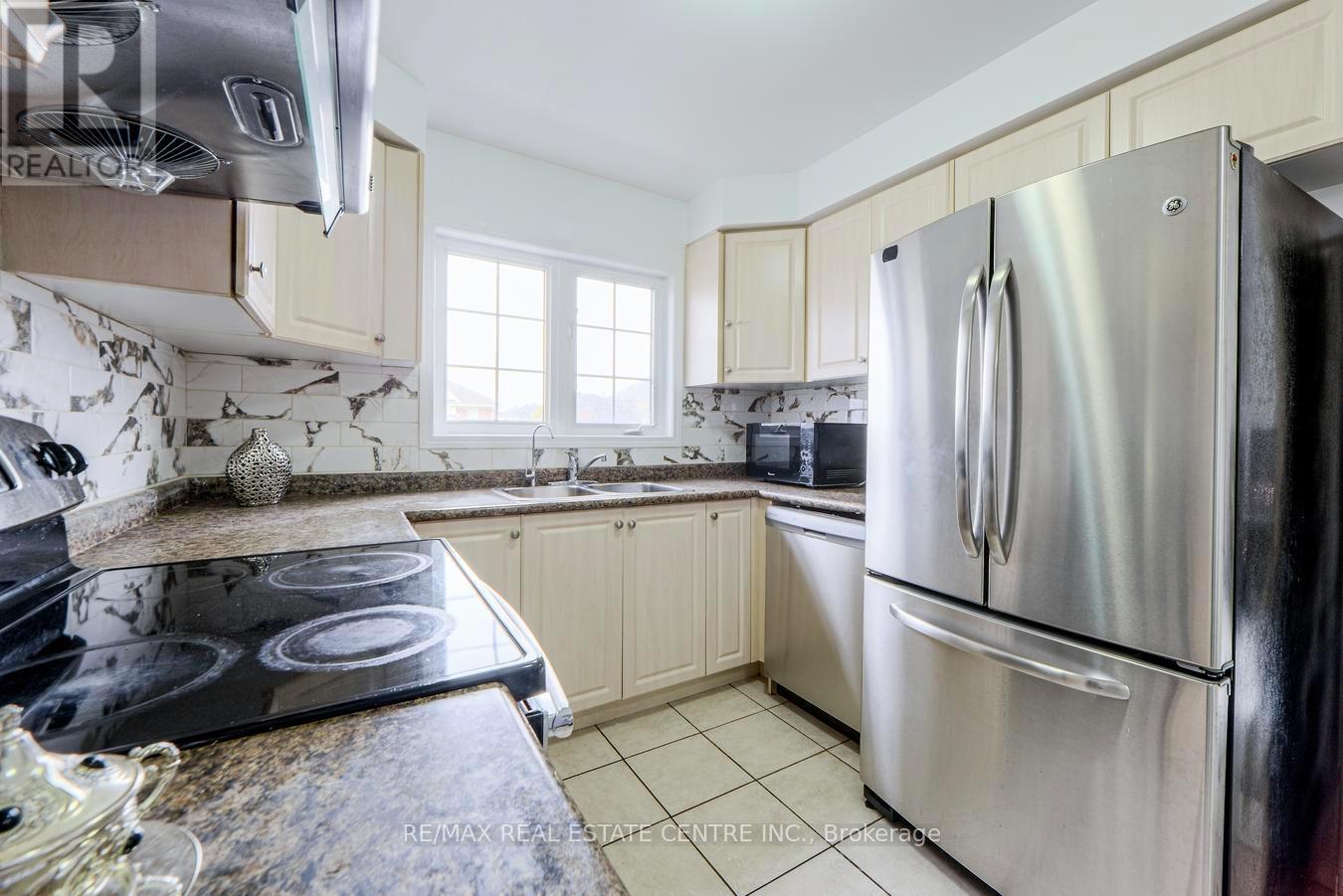 3 - 620 Ferguson Drive, Milton, Ontario  L9T 0M7 - Photo 14 - W12720846