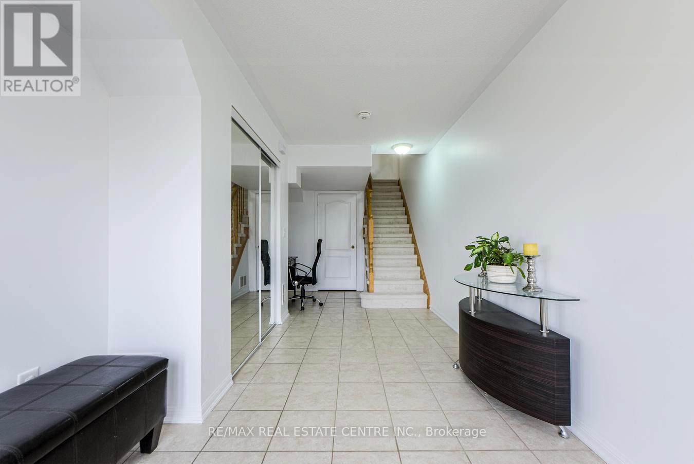 3 - 620 Ferguson Drive, Milton, Ontario  L9T 0M7 - Photo 2 - W12720846