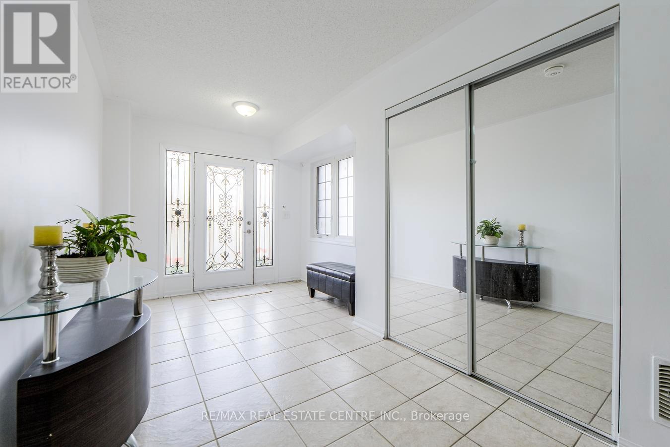 3 - 620 Ferguson Drive, Milton, Ontario  L9T 0M7 - Photo 4 - W12720846