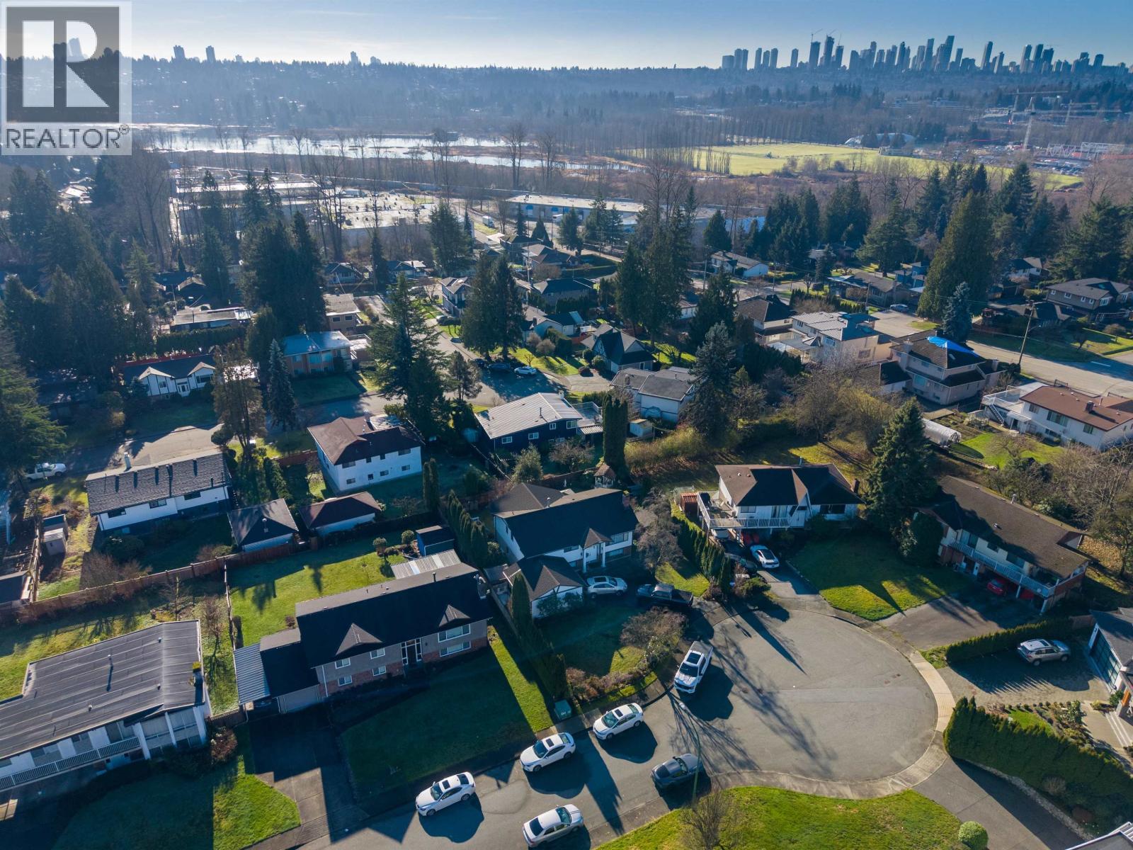 Listing Picture 6 of 17 : 7158 CARDINAL COURT, Burnaby / 本拿比 - 魯藝地產 Yvonne Lu Group - MLS Medallion Club Member