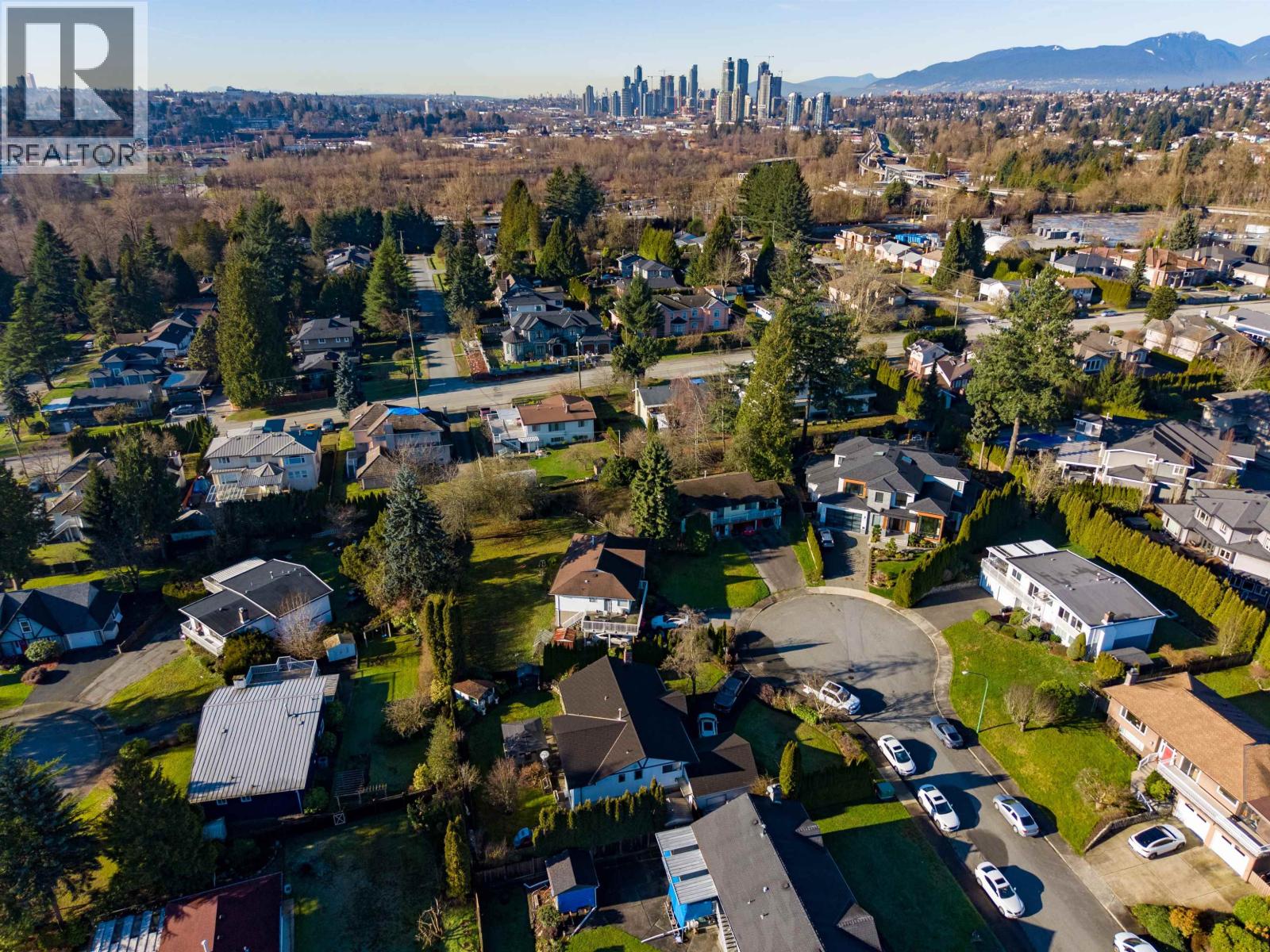 Listing Picture 10 of 17 : 7158 CARDINAL COURT, Burnaby / 本拿比 - 魯藝地產 Yvonne Lu Group - MLS Medallion Club Member