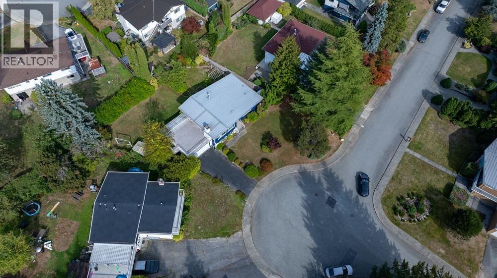 Listing Picture 17 of 20 : 3345 CARDINAL DRIVE, Burnaby / 本拿比 - 魯藝地產 Yvonne Lu Group - MLS Medallion Club Member