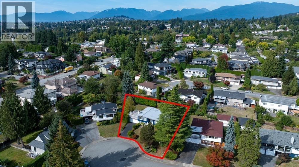 Listing Picture 4 of 20 : 3345 CARDINAL DRIVE, Burnaby / 本拿比 - 魯藝地產 Yvonne Lu Group - MLS Medallion Club Member