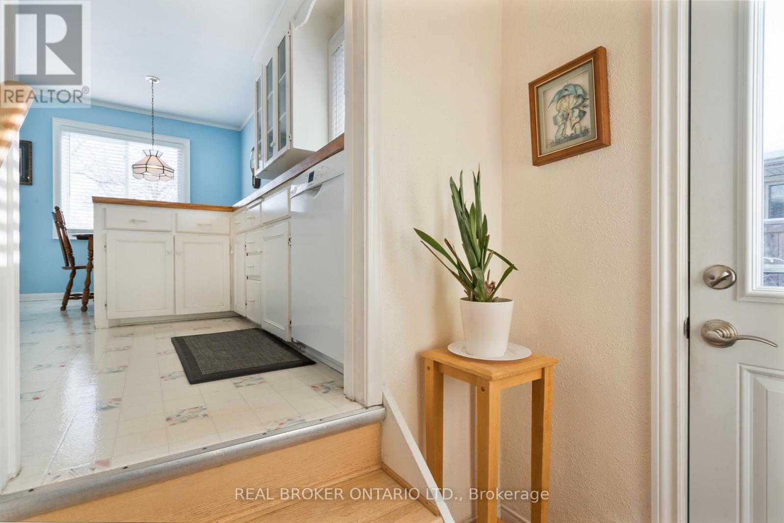 20 Cardinal Drive, Hamilton, Ontario  L9A 4H4 - Photo 4 - X12720772