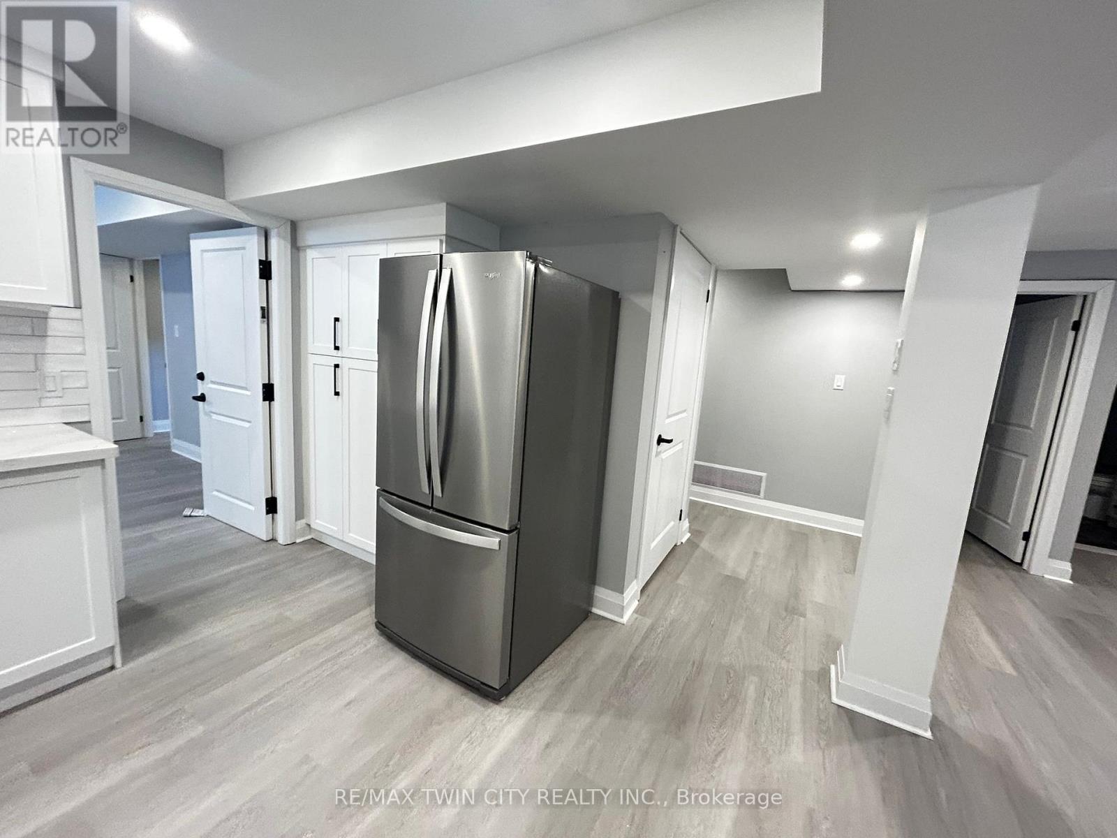 186 Blair Creek Drive, Kitchener, Ontario  N2P 0G1 - Photo 10 - X12720858