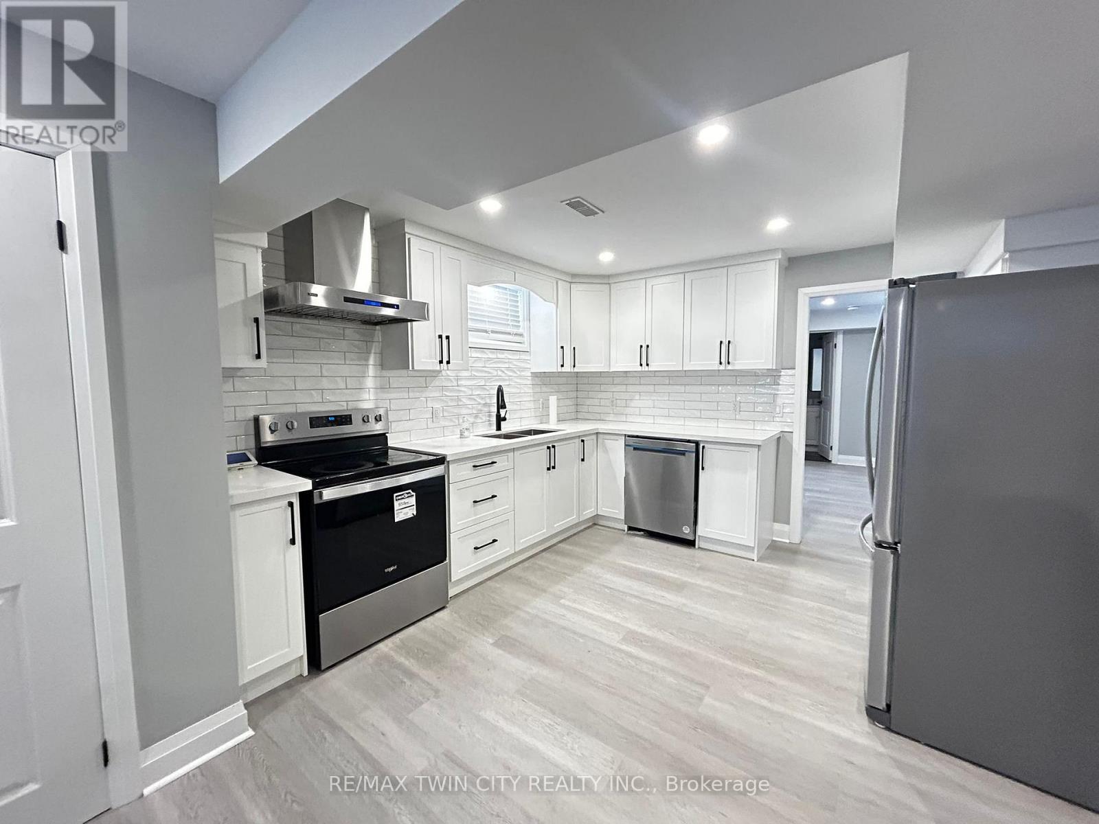 186 Blair Creek Drive, Kitchener, Ontario  N2P 0G1 - Photo 11 - X12720858