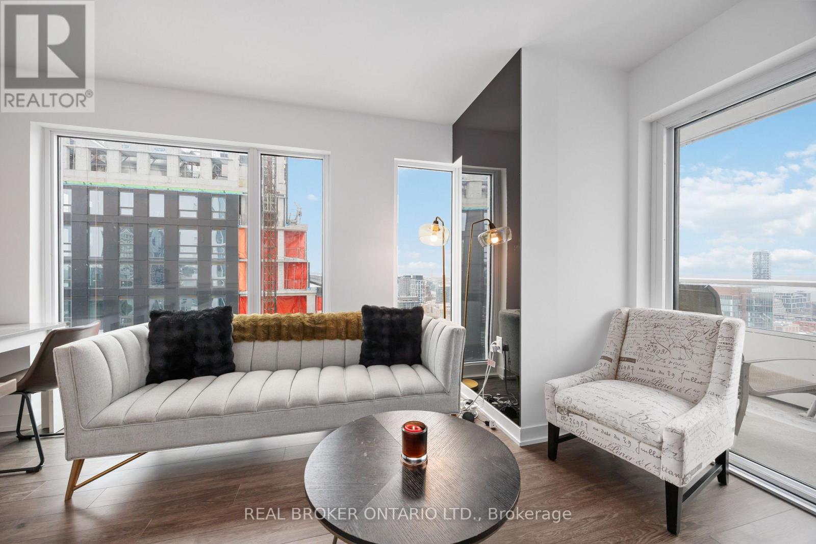 88 Queen Street, Toronto, Ontario  M5C 0B6 - Photo 13 - C12656476