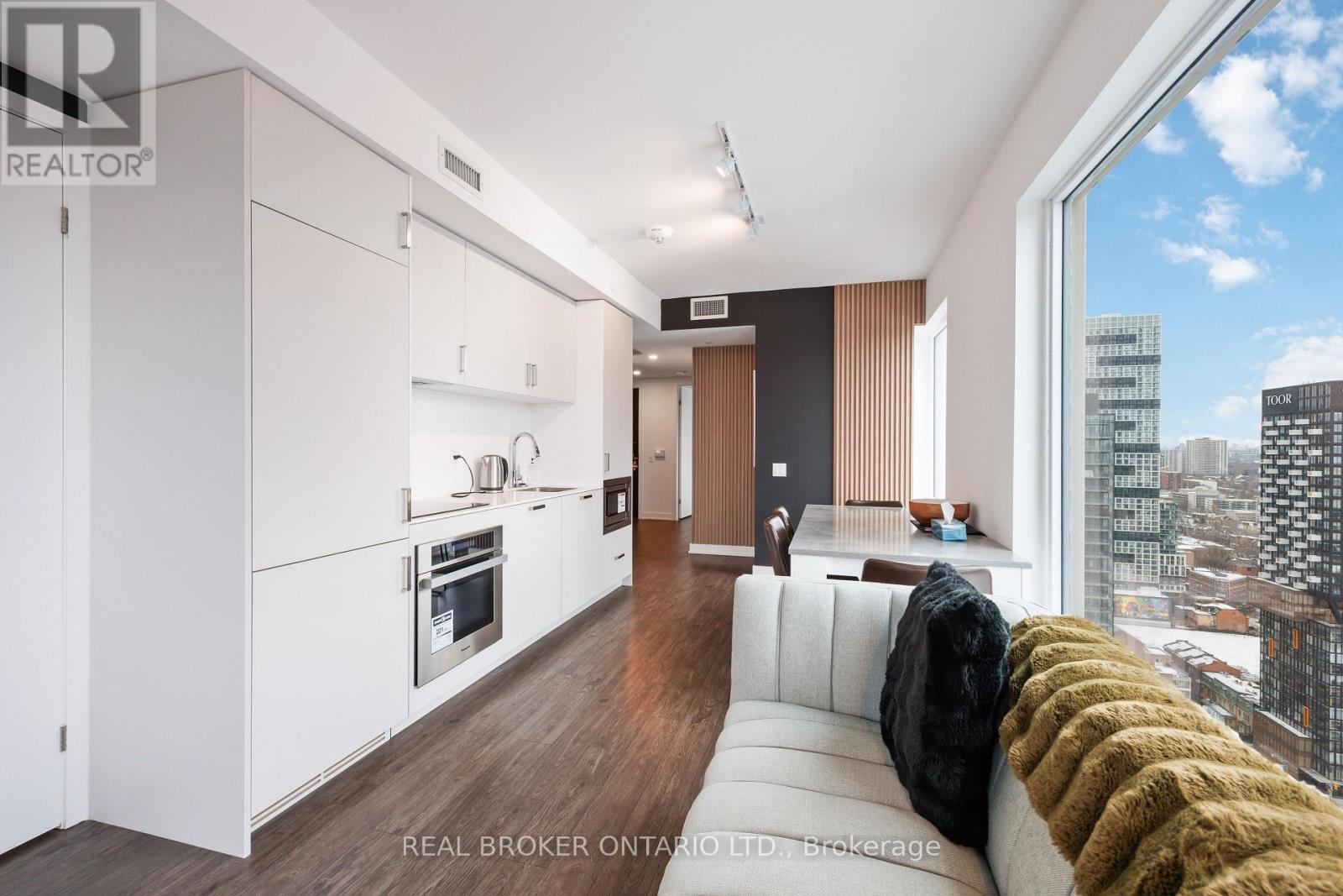 88 Queen Street, Toronto, Ontario  M5C 0B6 - Photo 10 - C12656476