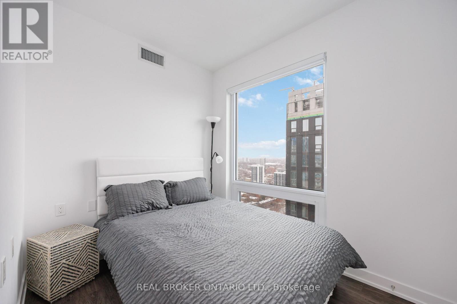 88 Queen Street, Toronto, Ontario  M5C 0B6 - Photo 18 - C12656476