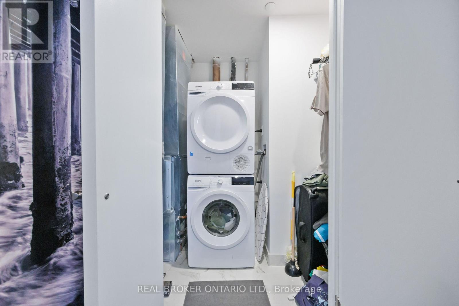 88 Queen Street, Toronto, Ontario  M5C 0B6 - Photo 20 - C12656476