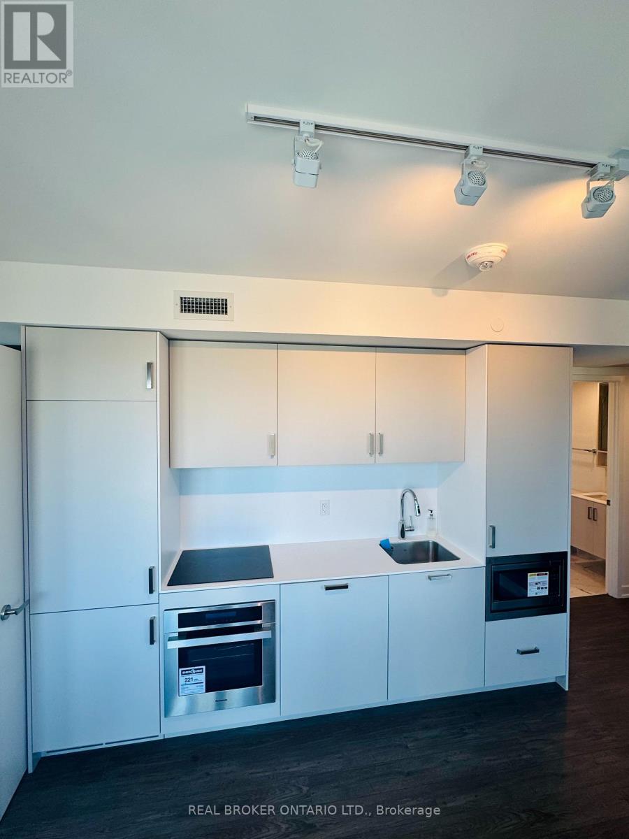 88 Queen Street, Toronto, Ontario  M5C 0B6 - Photo 30 - C12656476