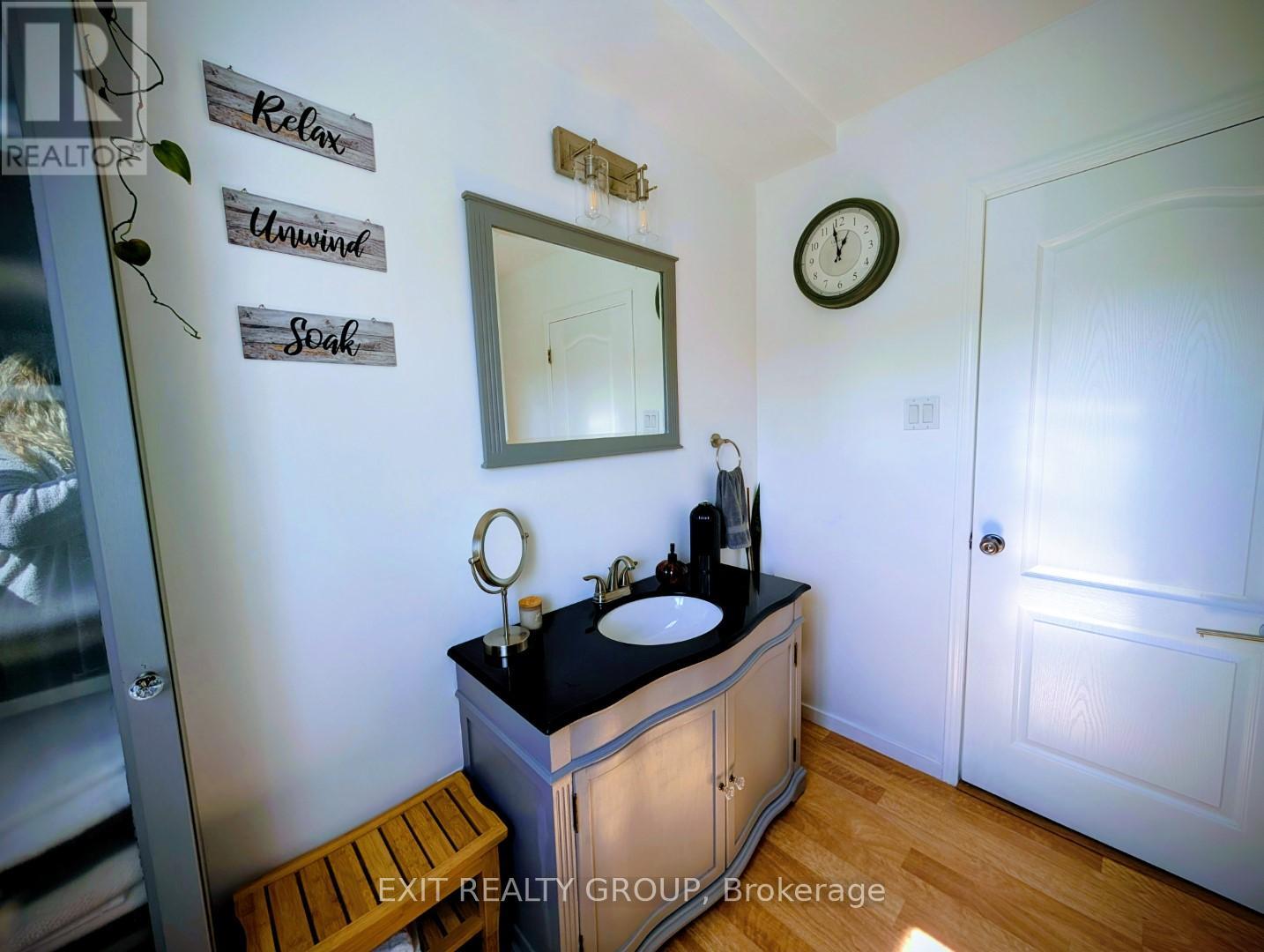 12075 Loyalist Parkway, Prince Edward County, Ontario  K0K 2T0 - Photo 10 - X12427274