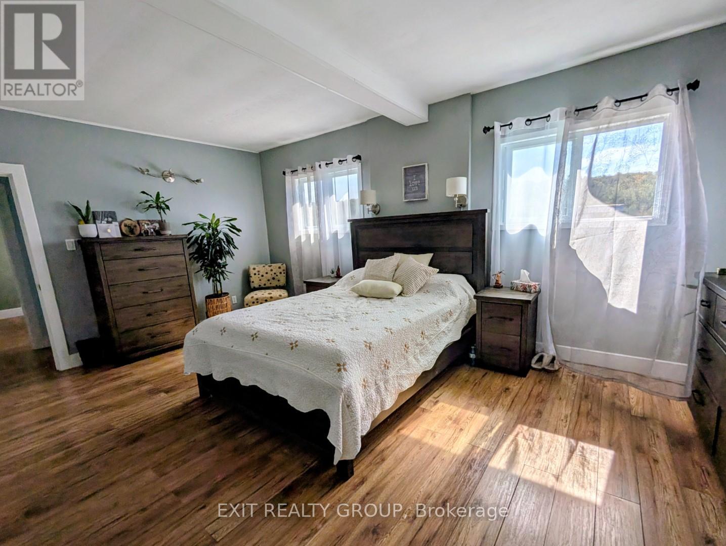 12075 Loyalist Parkway, Prince Edward County, Ontario  K0K 2T0 - Photo 12 - X12427274