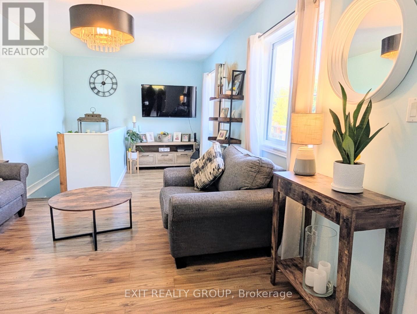 12075 Loyalist Parkway, Prince Edward County, Ontario  K0K 2T0 - Photo 4 - X12427274