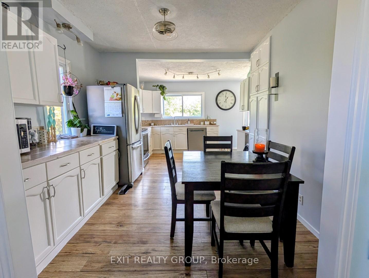 12075 Loyalist Parkway, Prince Edward County, Ontario  K0K 2T0 - Photo 6 - X12427274