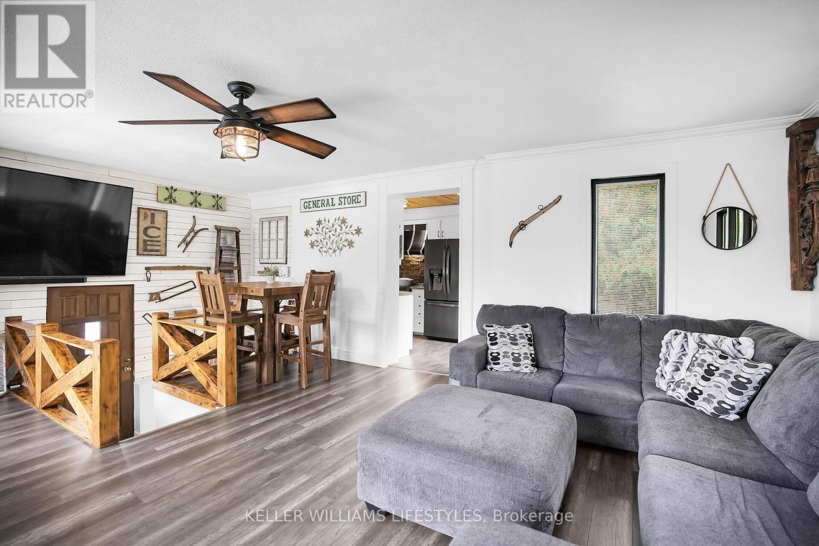 Photo 17 of 50 for 1183 Princess Avenue