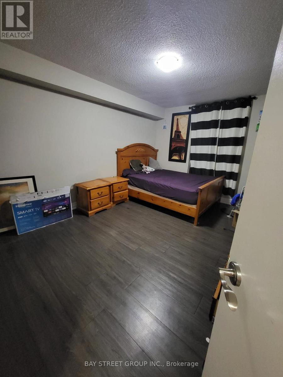 804 - 17 Knightsbridge Road, Brampton, Ontario  L6T 3X9 - Photo 4 - W12720520