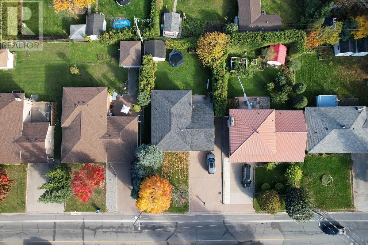 856 Pine St, Sault Ste. Marie, Ontario  P6B 3G3 - Photo 9 - SM260037