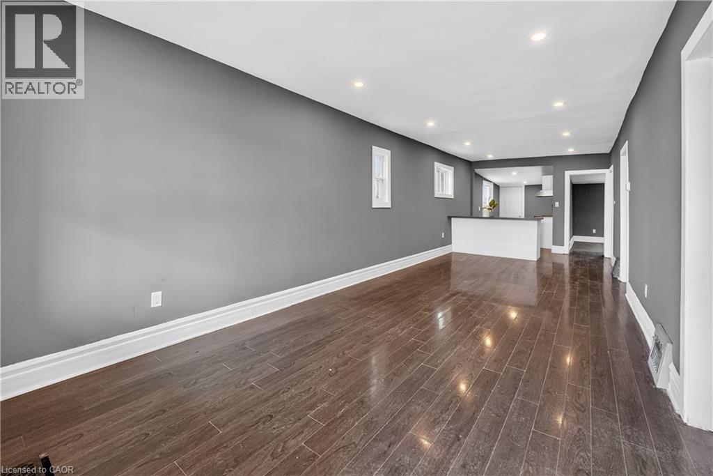 49 Allan Avenue, Hamilton, Ontario  L8H 2C8 - Photo 4 - 40800077