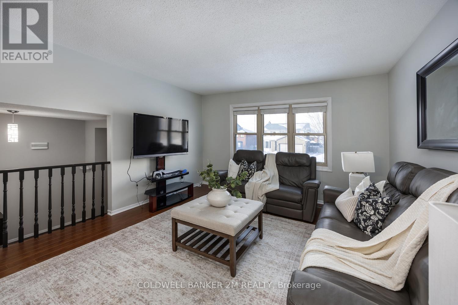 72 Hawley Crescent, Whitby, Ontario  L1N 6V9 - Photo 7 - E12720948