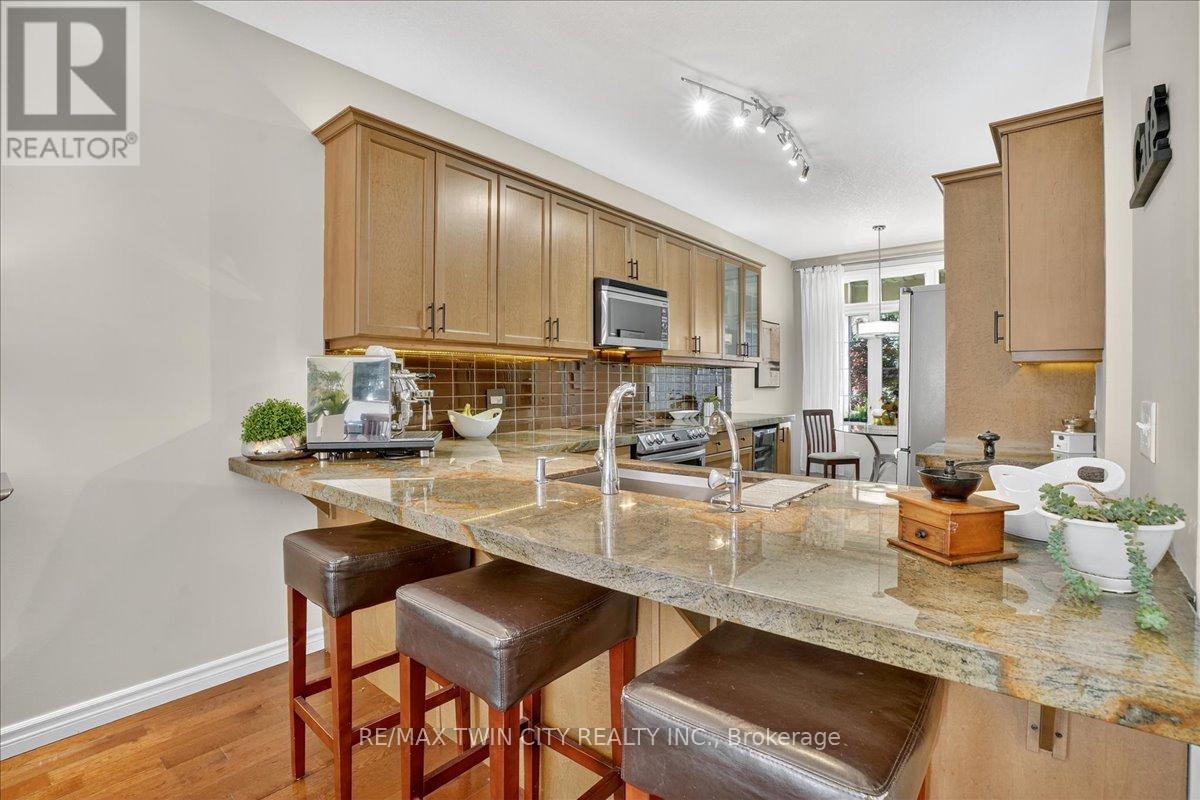 151 Reiber Court, Waterloo, Ontario  N2L 6N2 - Photo 34 - X12473784