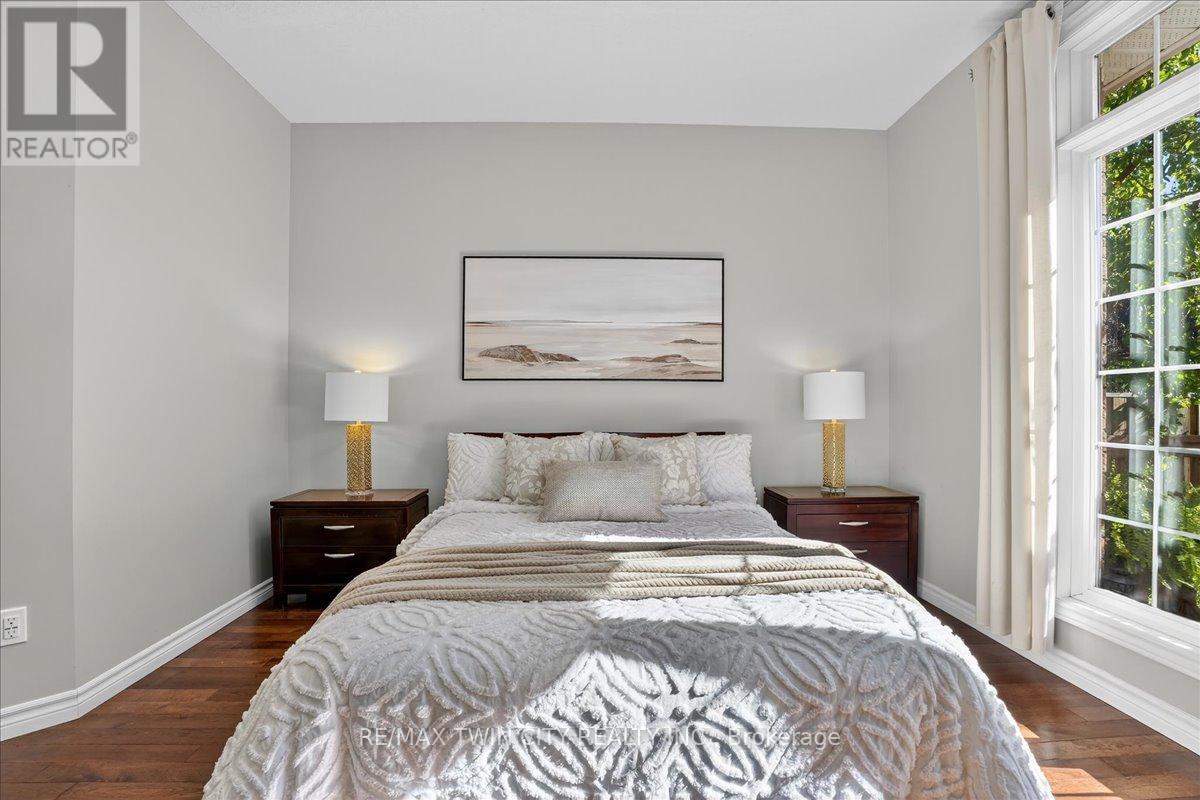 151 Reiber Court, Waterloo, Ontario  N2L 6N2 - Photo 30 - X12473784