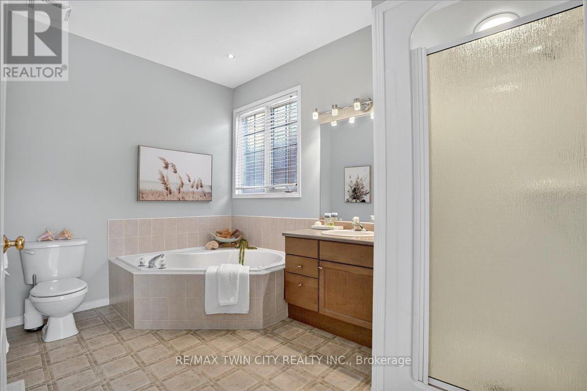 151 Reiber Court, Waterloo, Ontario  N2L 6N2 - Photo 32 - X12473784