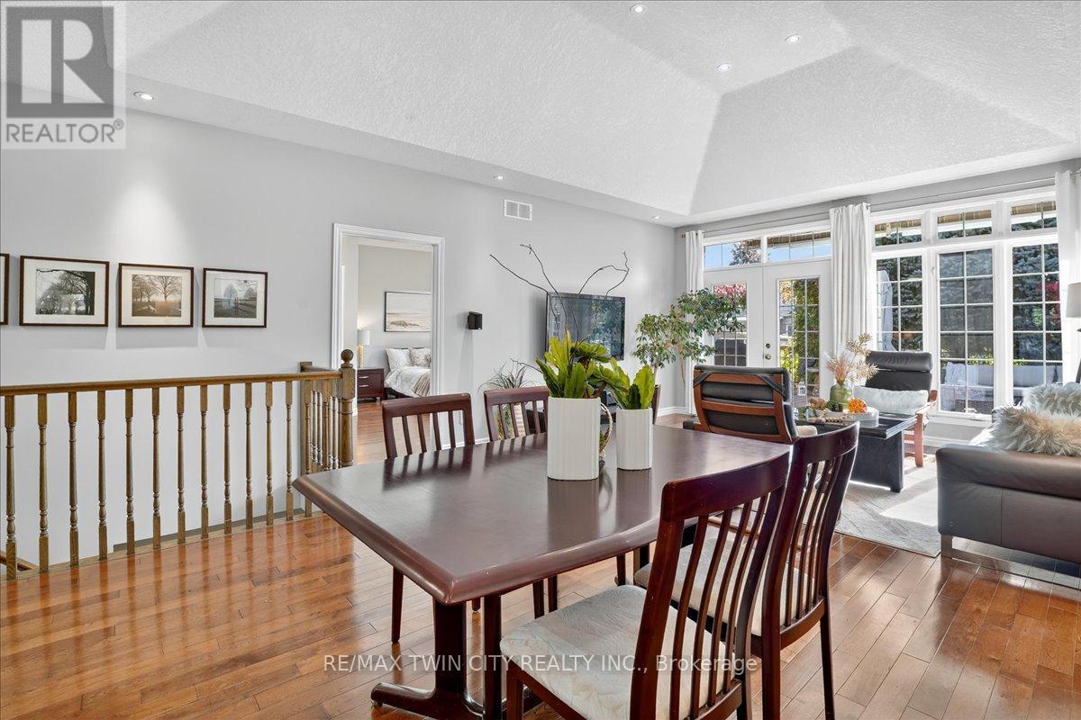 151 Reiber Court, Waterloo, Ontario  N2L 6N2 - Photo 24 - X12473784