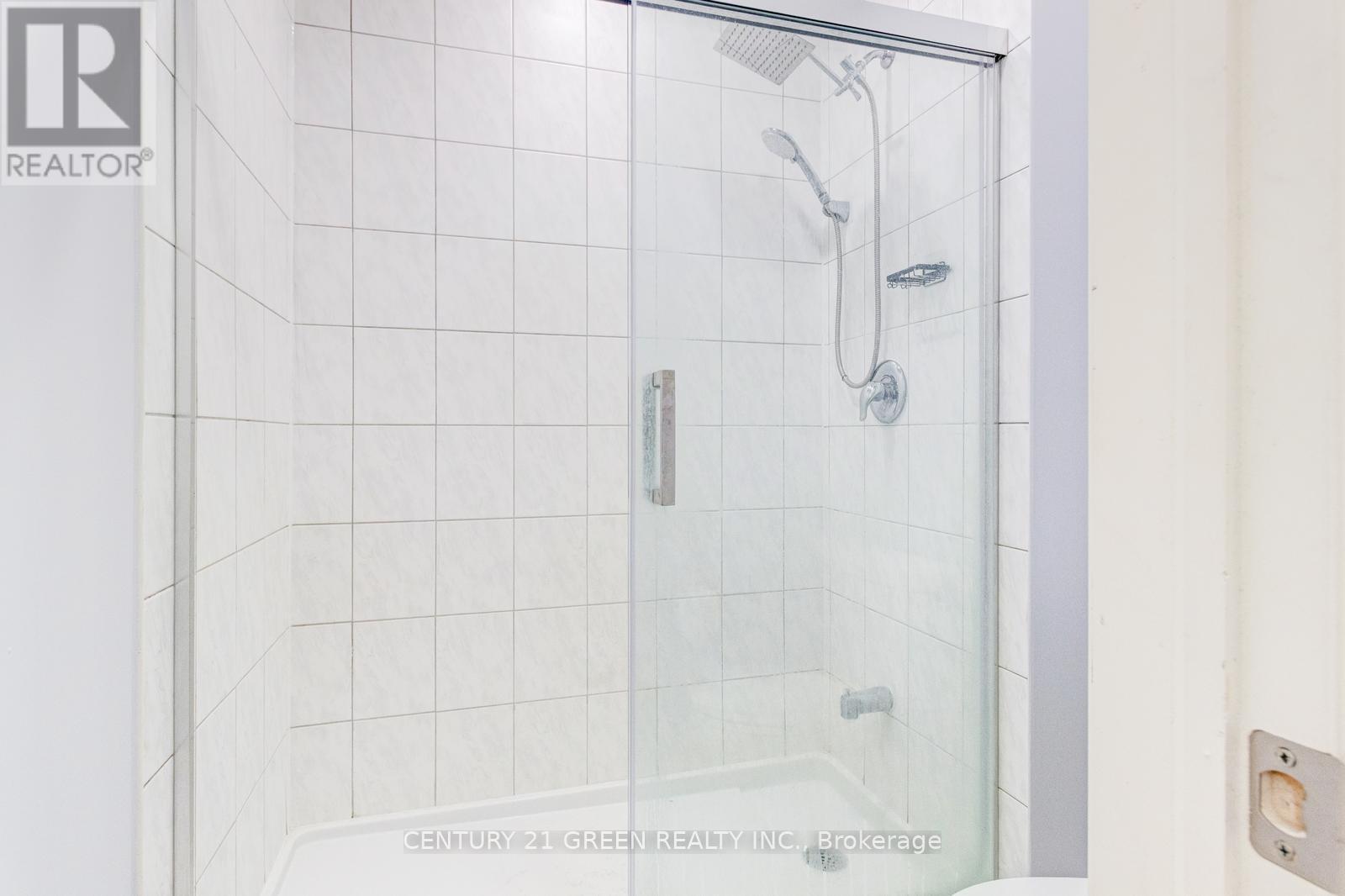 (Upper) - 300 Skinner Road, Hamilton, Ontario  L8B 1X2 - Photo 37 - X12664640