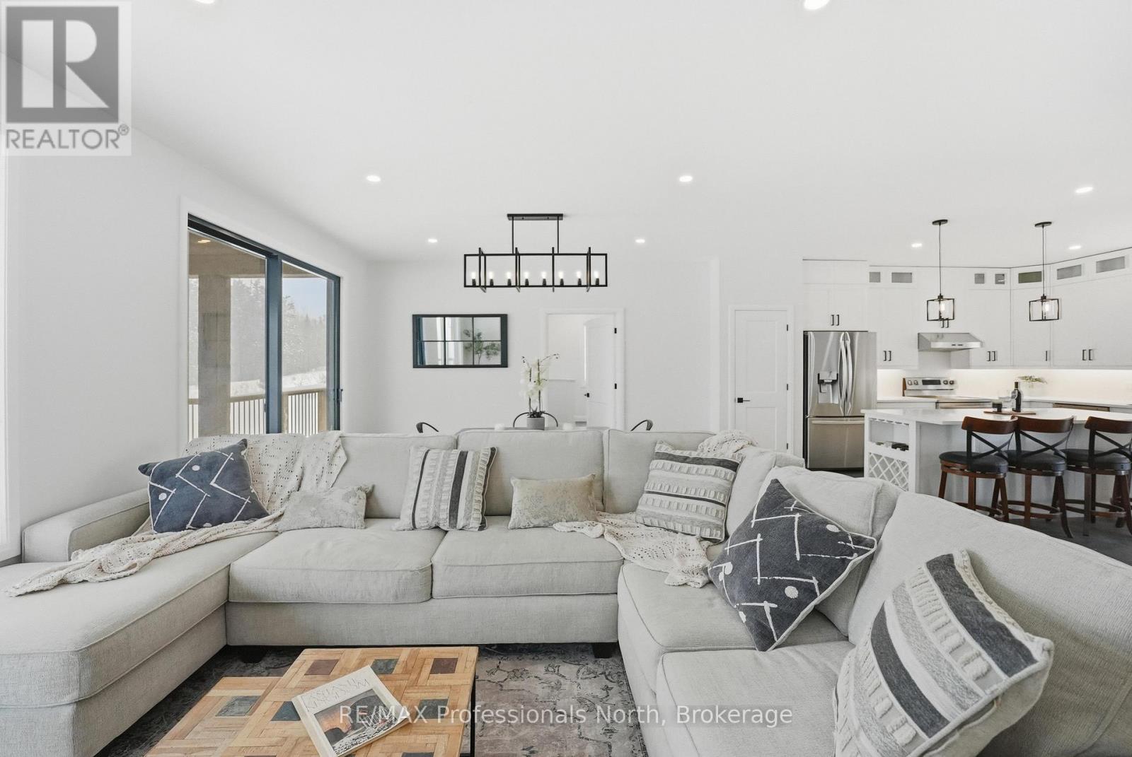 1058 Piper Glen Road, Minden Hills, Ontario  K0M 2K0 - Photo 14 - X12720932