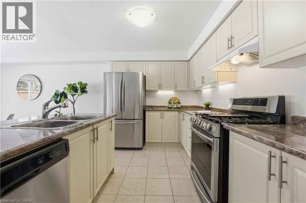 16 Cliffside Court, Cambridge, Ontario  N3H 0B6 - Photo 4 - 40796344