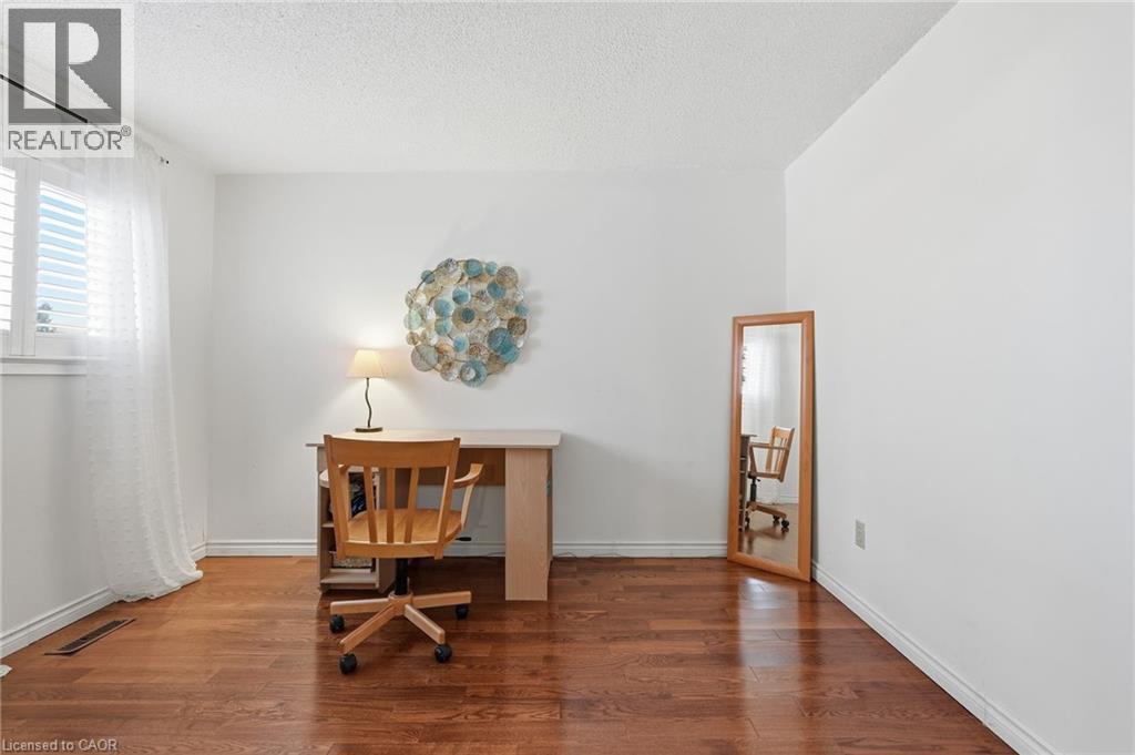 3137 Sandcliffe Court, Burlington, Ontario  L7M 3H1 - Photo 16 - 40800150