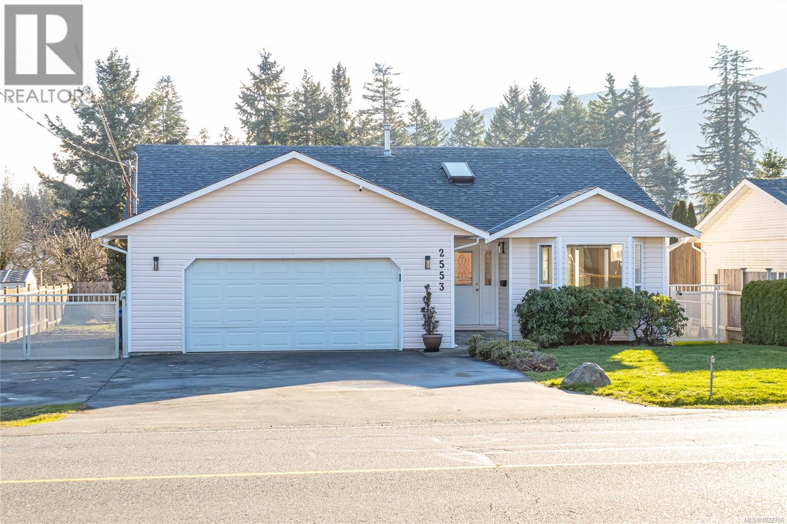 2553 Rosstown Rd, Nanaimo, British Columbia  V9T 3R9 - Photo 2 - 1022706