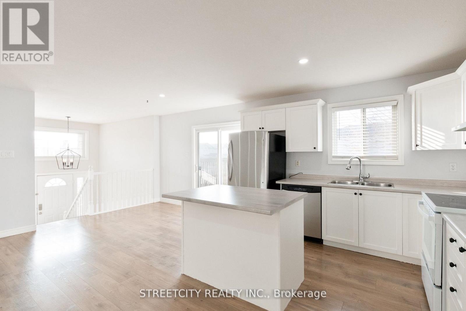 1036 Marigold Street N, London North, Ontario  N5X 4N9 - Photo 15 - X12720626