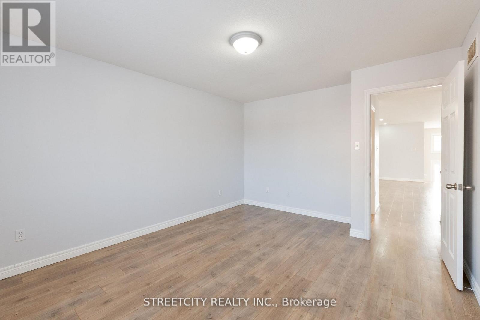 Photo 22 of 43 for 1036 Marigold Street N