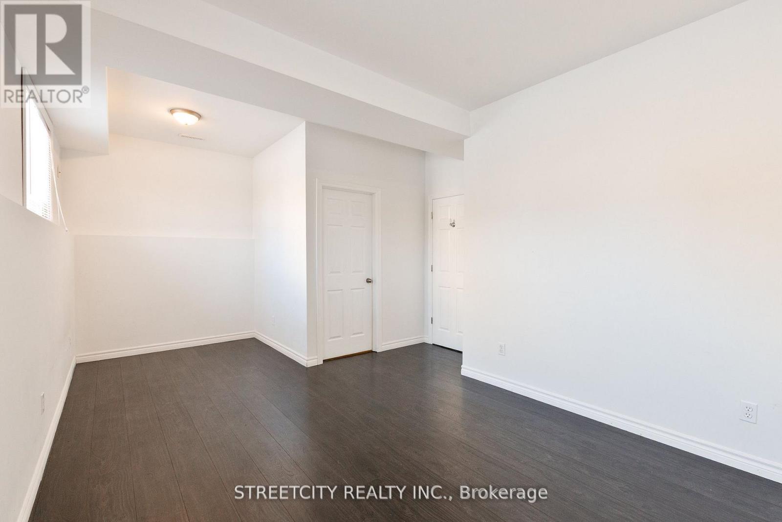 Photo 29 of 43 for 1036 Marigold Street N