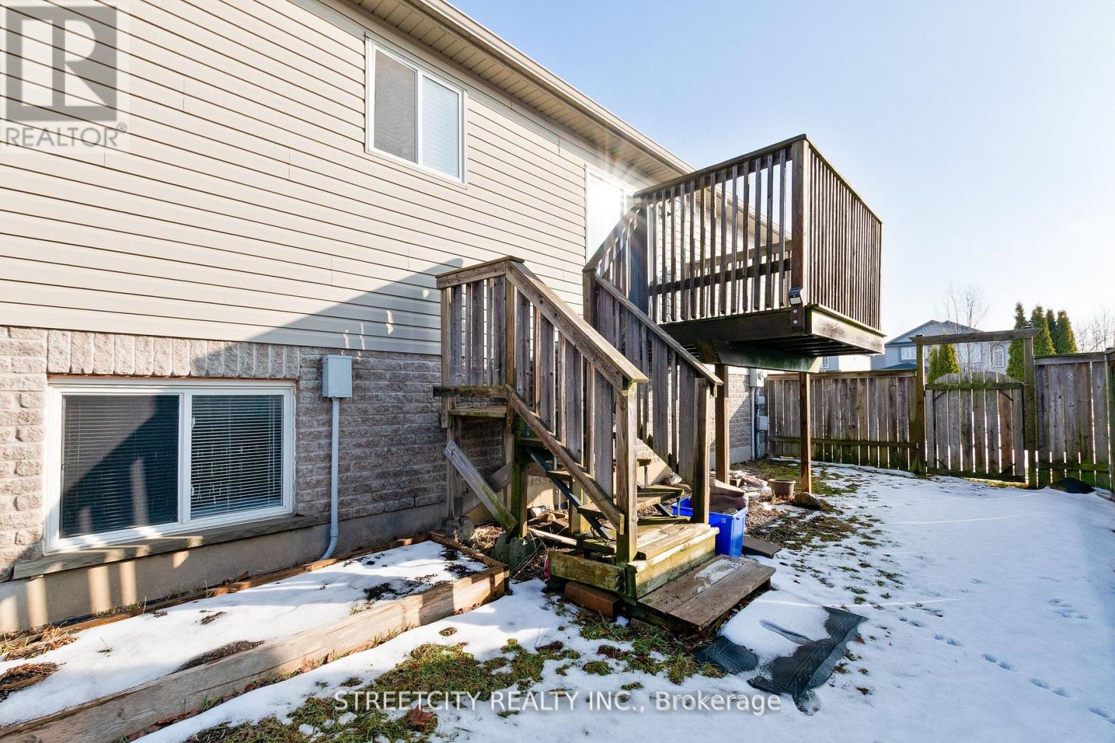 Photo 37 of 43 for 1036 Marigold Street N