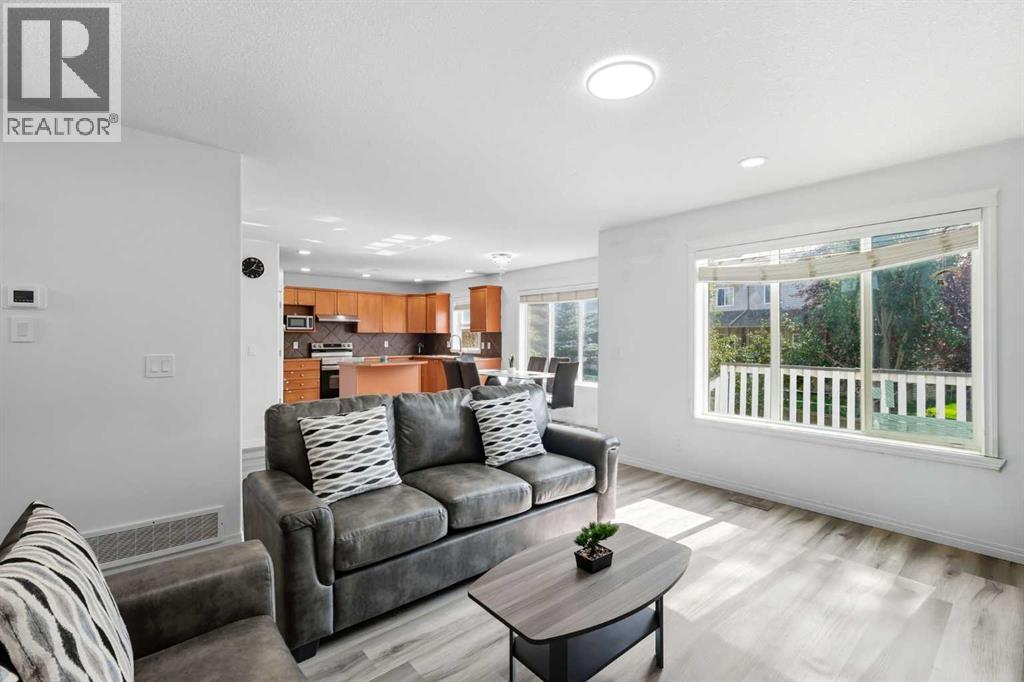 129 Luxstone Green Sw, Airdrie, Alberta  T3B 3B9 - Photo 10 - A2280061