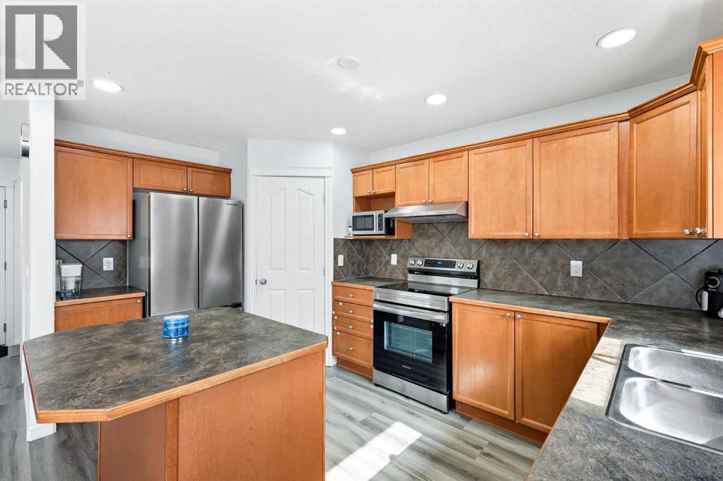 129 Luxstone Green Sw, Airdrie, Alberta  T3B 3B9 - Photo 15 - A2280061