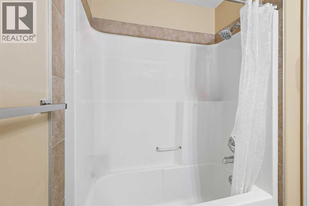 129 Luxstone Green Sw, Airdrie, Alberta  T3B 3B9 - Photo 28 - A2280061