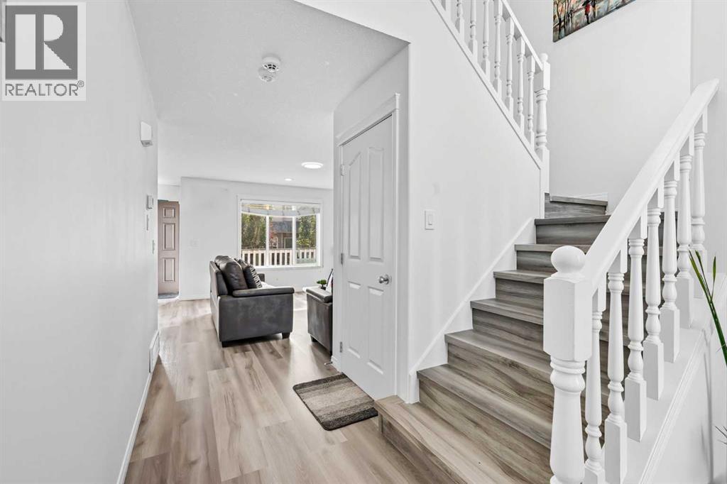 129 Luxstone Green Sw, Airdrie, Alberta  T3B 3B9 - Photo 8 - A2280061