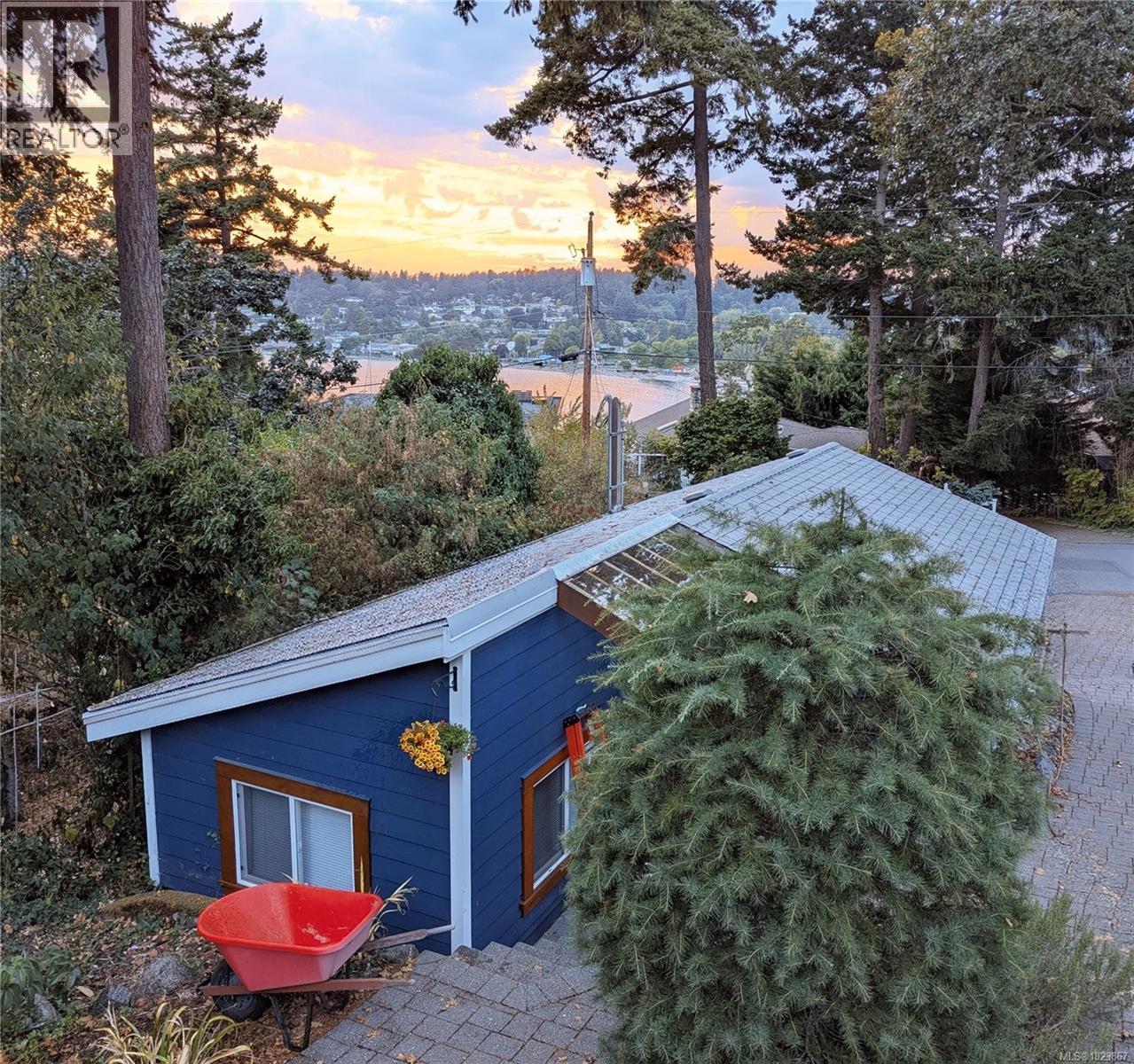 2710 Sea View Rd, Saanich, British Columbia  V8N 1K8 - Photo 48 - 1023867