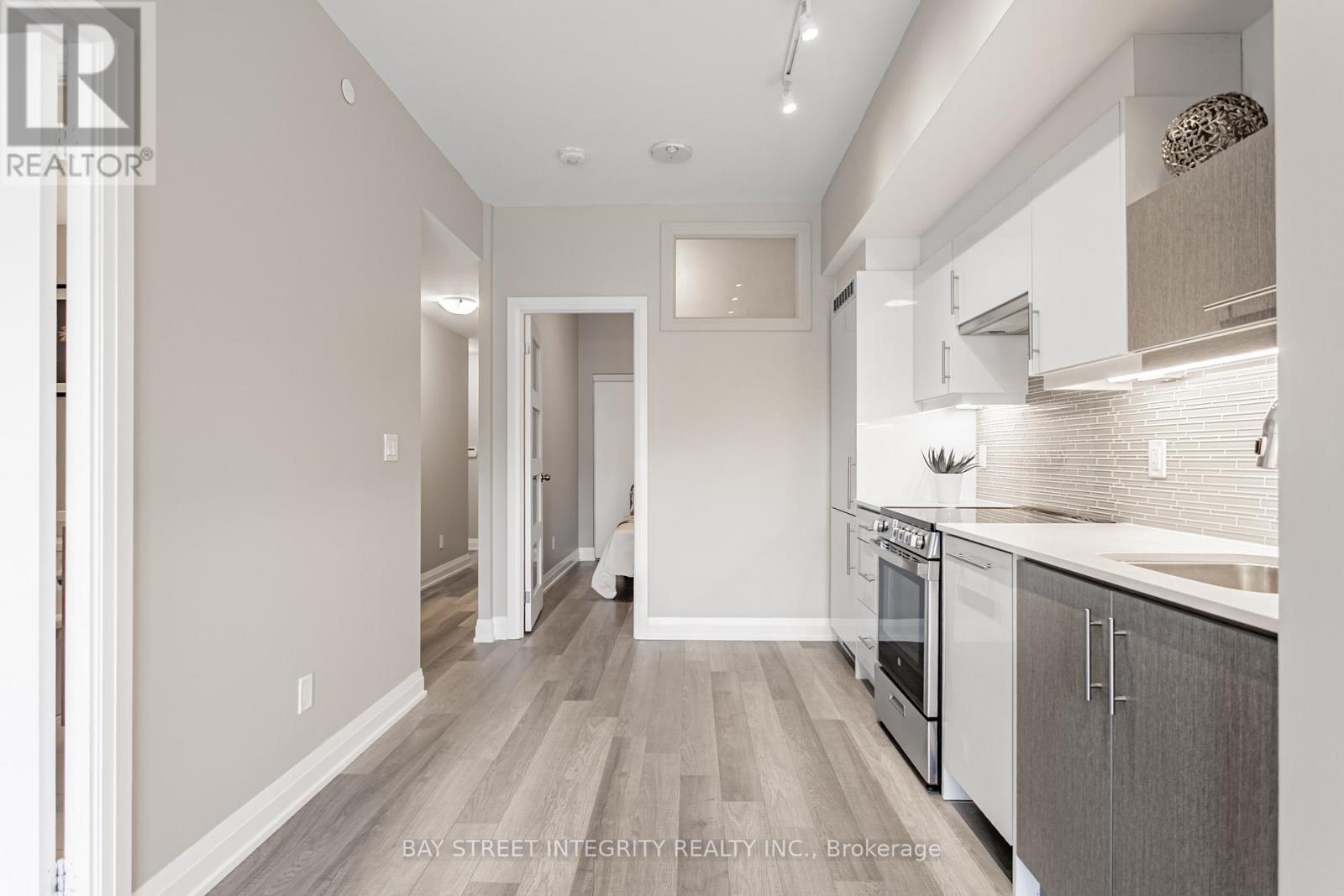201 - 181 Huron Street, Toronto, Ontario  M5T 0C1 - Photo 11 - C12720874