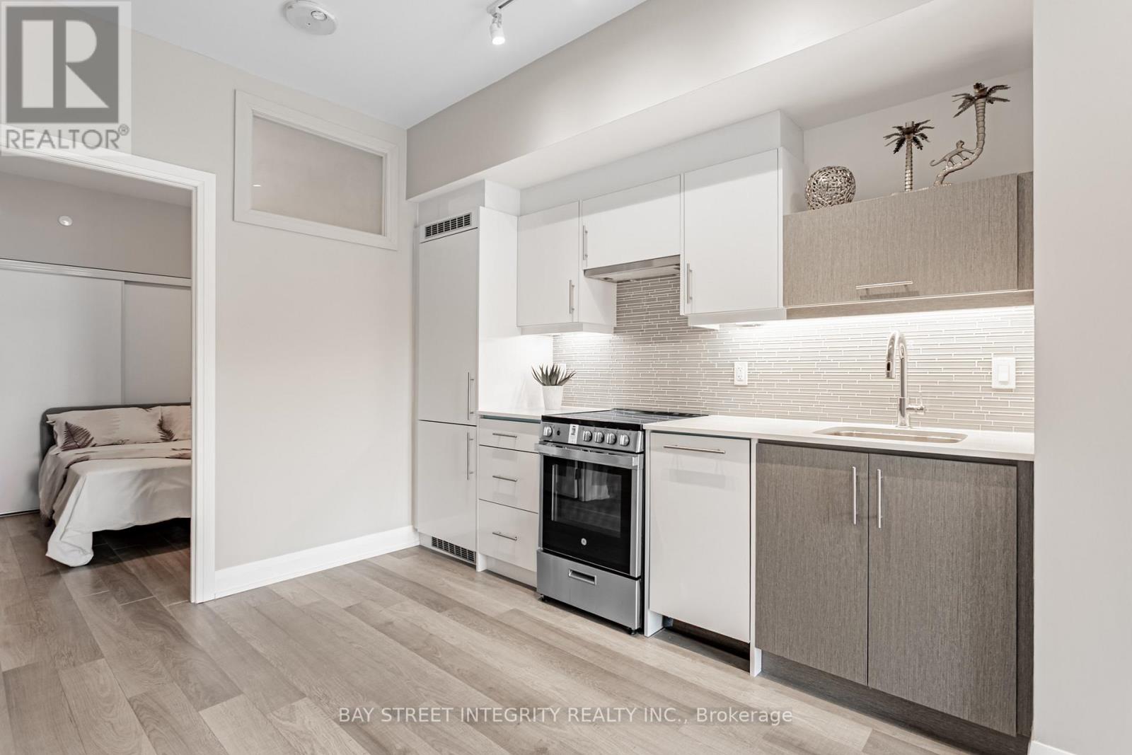 201 - 181 Huron Street, Toronto, Ontario  M5T 0C1 - Photo 9 - C12720874