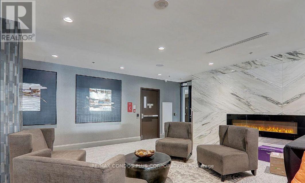 521 - 825 Church Street, Toronto, Ontario  M4W 3Z4 - Photo 4 - C12720998