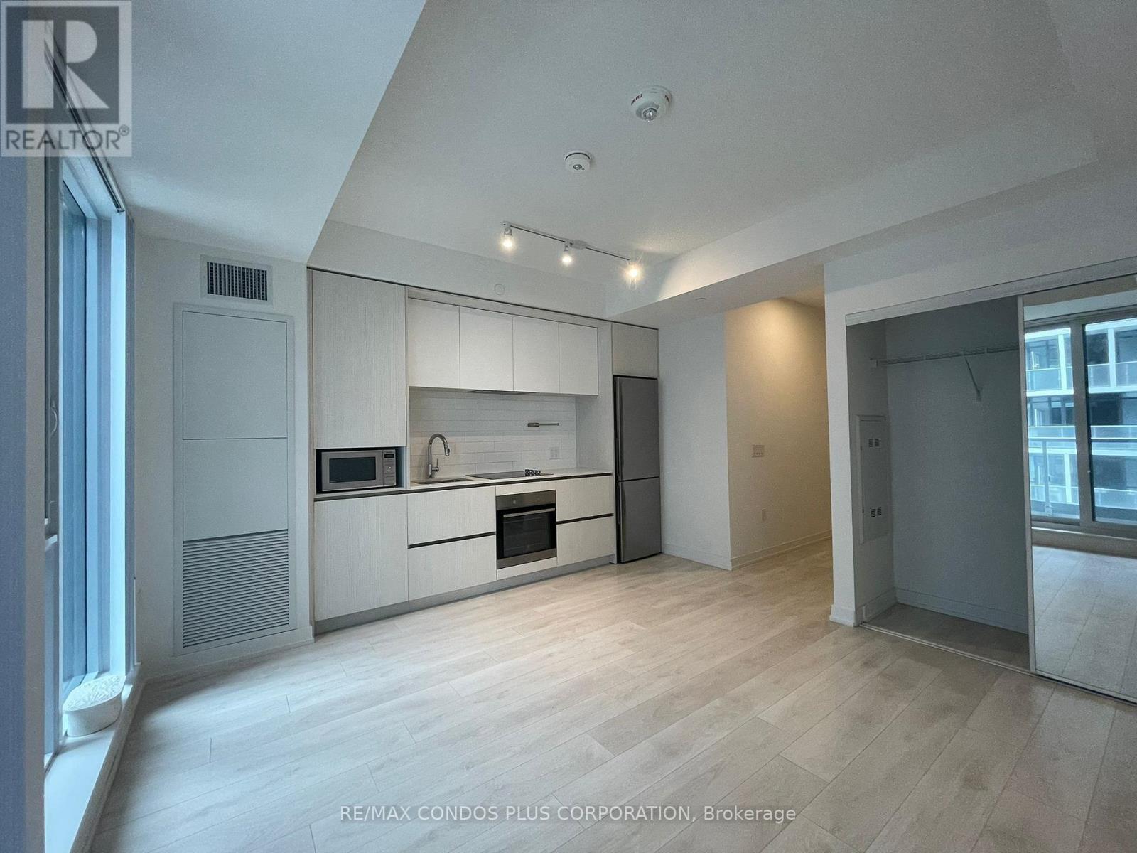 702 - 225 Sumach Street, Toronto, Ontario  M5A 0P8 - Photo 4 - C12721068